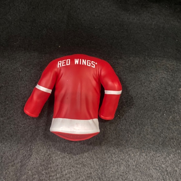 NHL 2017 Detroit Red Wings , Hallmark Ornament - Picture 4 of 7